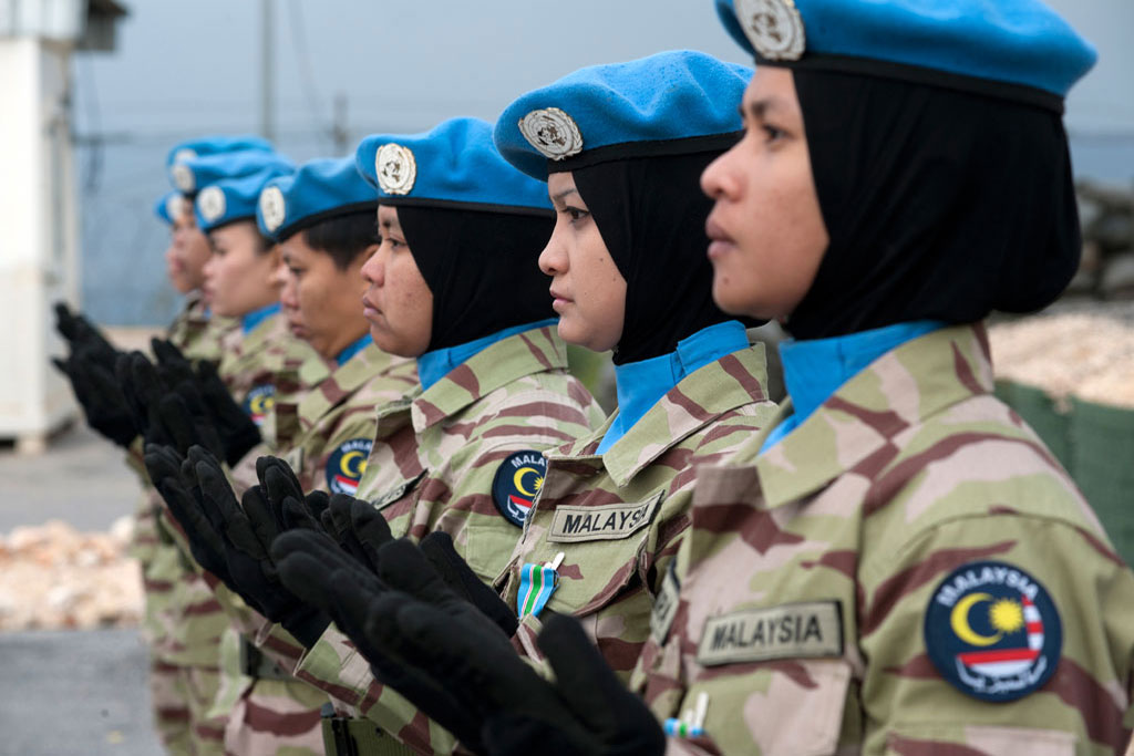 Malaysian women peacekeepers of the UN Interim Force in Lebanon (UNIFIL) at a medal ceremony in Kawkaba, south Lebanon. UN Photo/Pasqual Gorriz