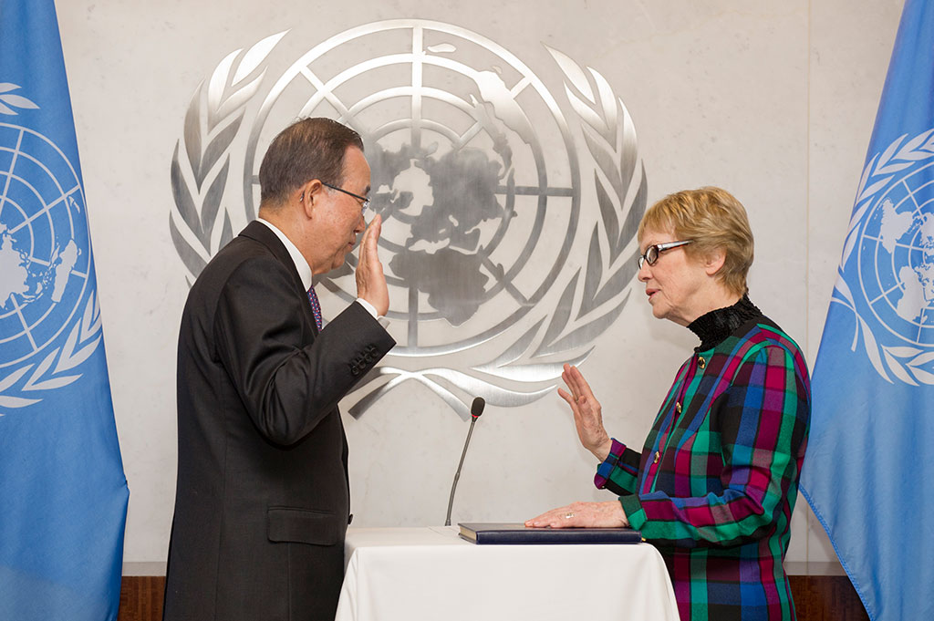 Secretary-General Ban Ki-moon (left) swears in Karen AbuZayd as Special Adviser on the Summit on Addressing Large Movements of Refugees and Migrants, to be held in the General Assembly in September 2016. Photo: UN Photo/Rick Bajornas