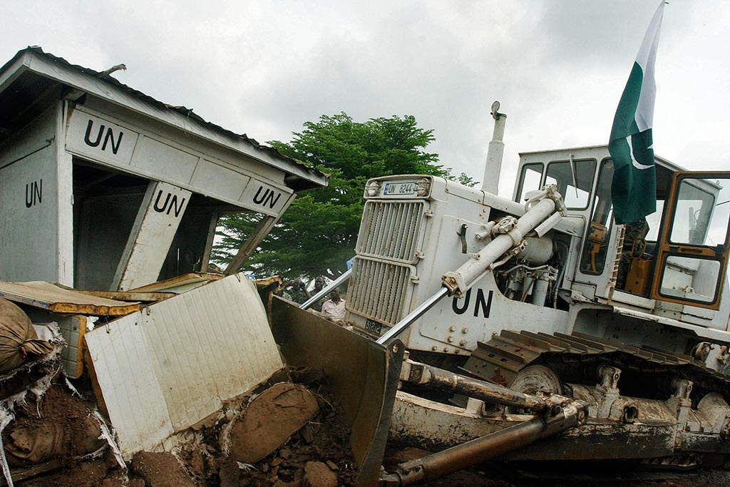 Демонтаж «Зоны доверия». Апрель 2007 г. Фото ООН/Ки Чанг