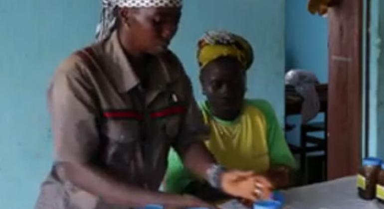 Honey project in Sierra Leone. (ILO video capture)