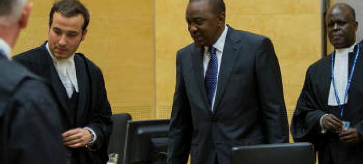 Chegada de Uhuru Kenyatta ao Tribunal Penal Internacional. Foto: TPI