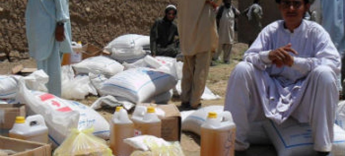 Distribuição de assistência para deslocados na província de Khost, no Afeganistão. Foto: Acnur