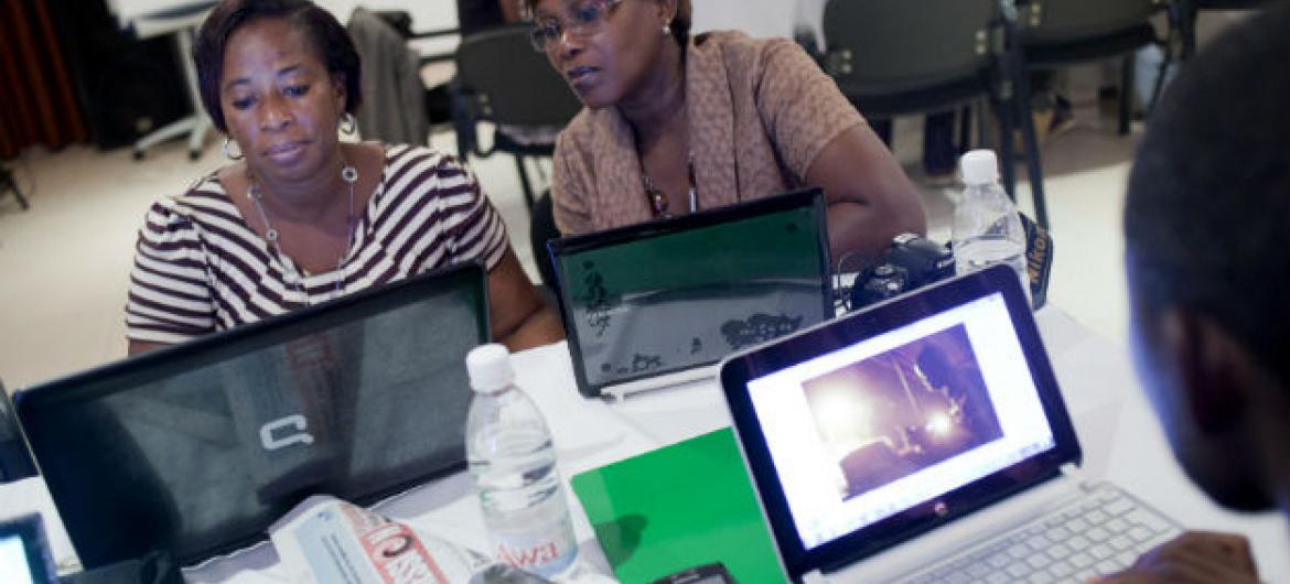 Acesso grátis à internet para jovens em São Tomé e Príncipe. Foto: ONU/Patricia Esteve