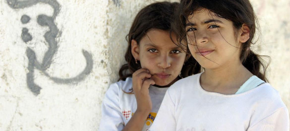 Crianças palestinas em acampamento de refugiados em Jericho. Foto: ONU/Stephenie Hollyman