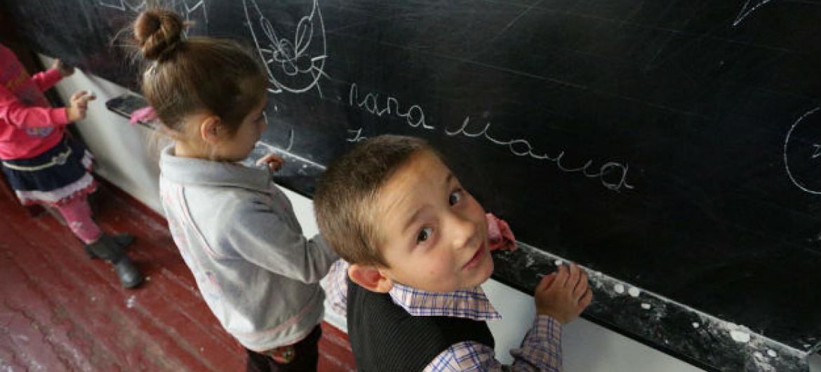Devido ao conflito na Ucrânia, uma em cada cinco escolas foi danificada ou destruída. Foto: Unicef/Aleksey Filippov