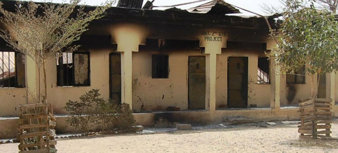 Escola destruída pelo grupo rebelde Boko Haram. Foto: Irin/Aminu Abubaka (arquivo)
