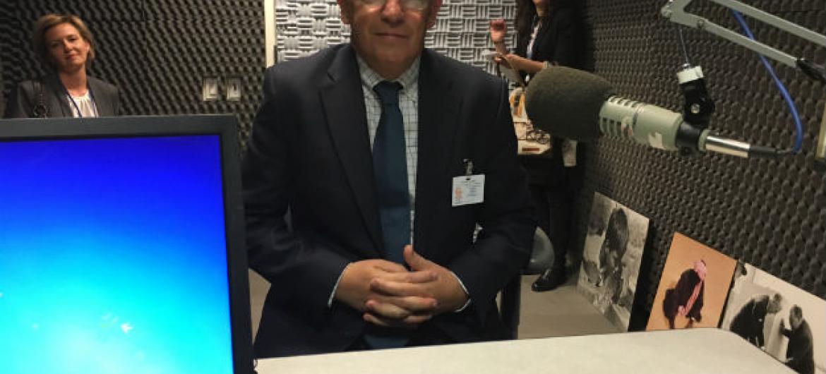 Ministro dos Negócios Estrangeiros de Portugal, Augusto Santos Silva, nos estúdios da Rádio ONU. Foto: Rádio ONU.