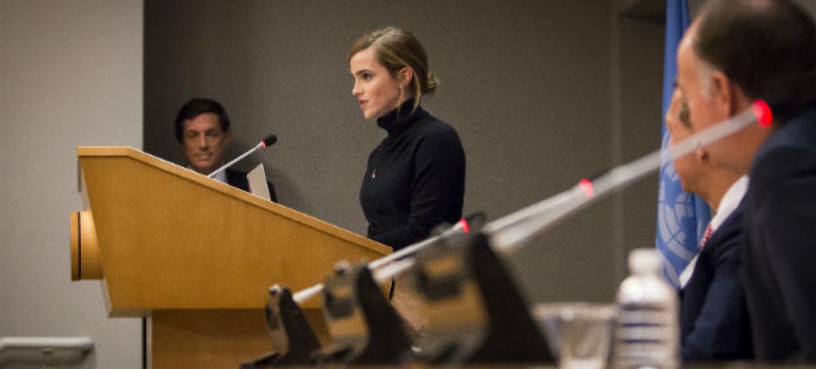 Embaixadora da Boa Vontade da ONU Mulheres, Emma Watson, em coletiva de imprensa para lançar o relatório HeForShe IMPACT 10x10x10 sobre paridade de gênero em universidades. Foto: ONU/Laura Jarriel