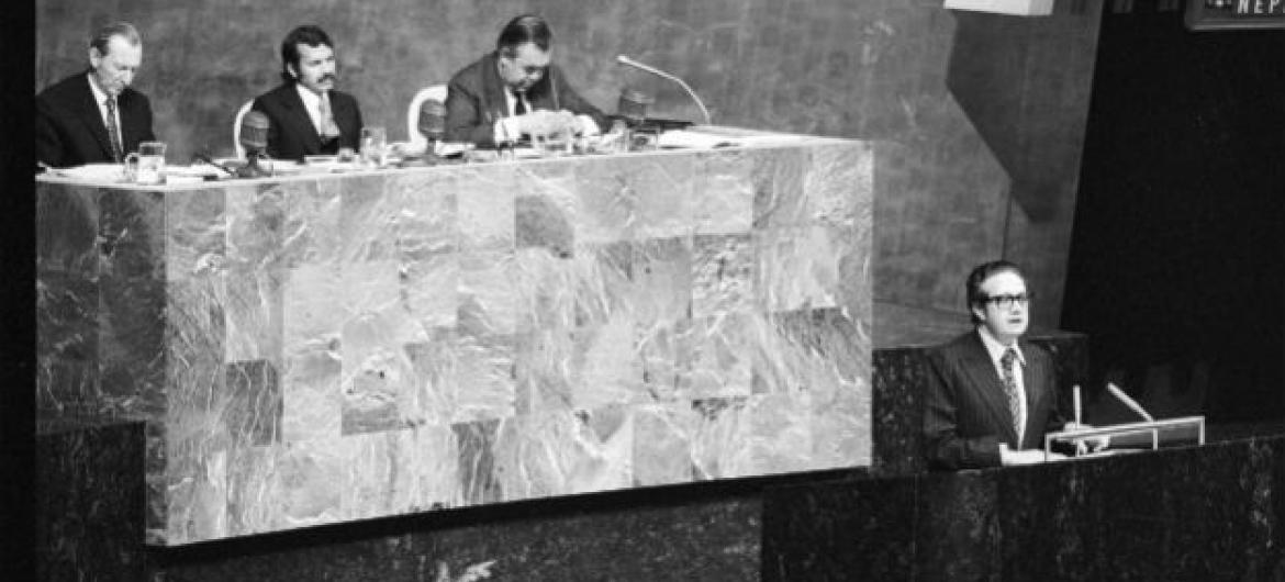 Mário Soares discursa na Assembleia Geral da ONU. Foto: Arquivo ONU.