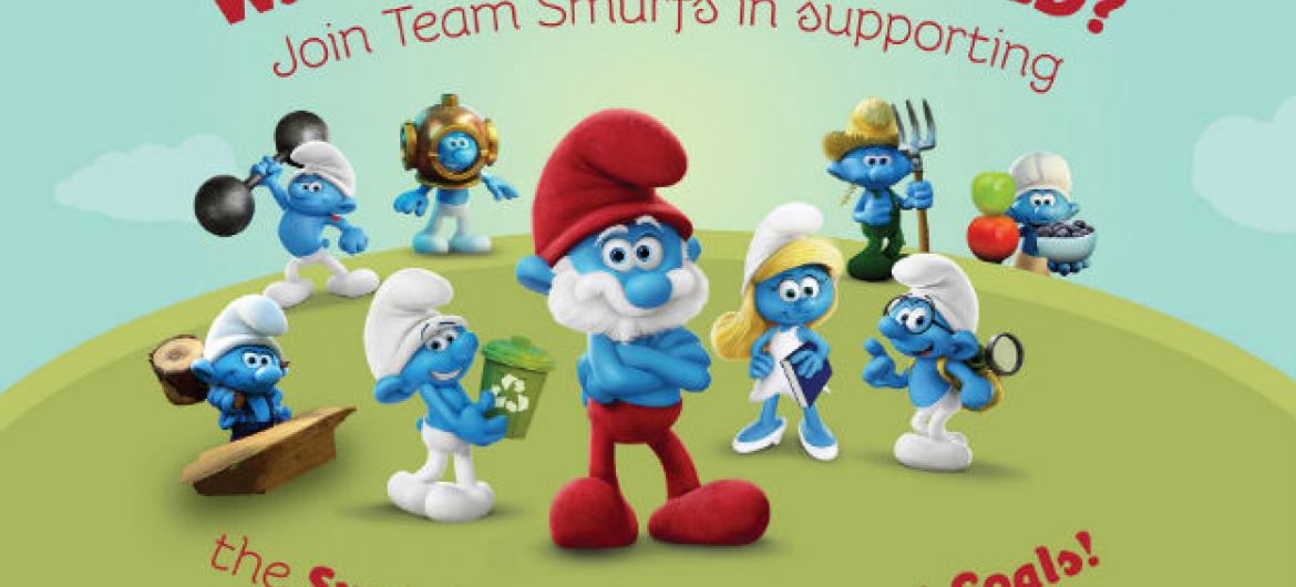 Imagem da campanha dos Smurfs e da ONU, promovendo os Objetivos de Desenvolvimento Sustentável.