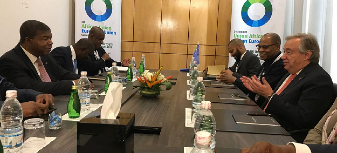 Encontro bilateral juntou António Guterres e João Lourenço em Abidjan. Foto: ONU.