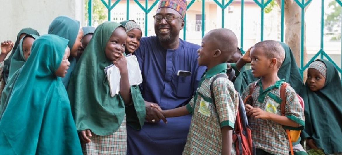 O advogado nigeriano Zannah Mustapha vencedor do Prémio Nansen 2017 por ser fundador de uma escola e pacificador do nordeste da Nigéria. Foto: Acnur/Rahima Gambo.