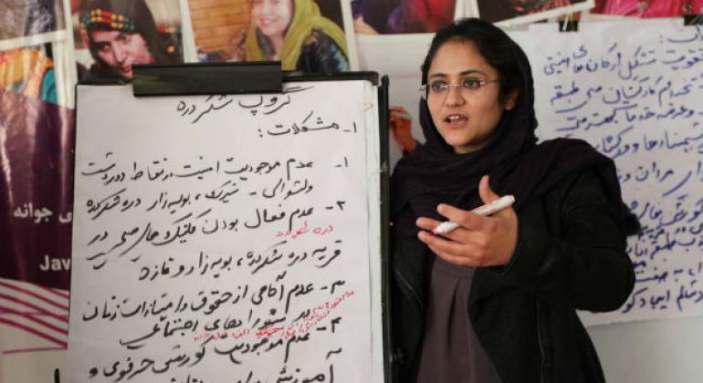 Entidades internacionais criticam proibição da atuação de mulheres em ONGs no Afeganistão, Jornal O São Paulo