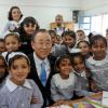 Ban Ki-moon em visita à escola da Unrwa em Gaza. Foto: ONU/Shareef Sarhan
