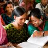 O relatório destaca um aumento de meninas no ensino primário e secundário. Foto: Unicef/Tapash Paul