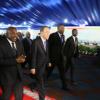 Ban Ki-moon (ao centro) e Joseph Kabila (à esq.) chegam à cerimônia de abertura da Conferência de Investimento do Setor Privado dos Grandes Lagos. Foto: Monusco/Michael Ali