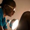Na Jamaica, enfermeira conduz exame para detectar câncer cervical. Foto: OMS/S. Bones