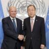 O secretário-geral da ONU, Ban Ki-moon (à dir.), com Augusto Santos Silva. Foto: ONU/Rick Bajornas