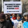 Participantes na marcha para igualdade de género e dirietos das mulheres. Foto: ONU/Devra Berkowitz