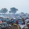 Complexos da ONU acolhem dezenas de milhares de desalojados pelos recentes combates no Sudão do Sul. Foto: Unmiss