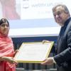 Malala Yousafzai e o secretário-geral da ONU, António Guterres. Foto: ONU/Rick Bajornas