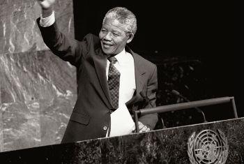 Nelson Mandela discursa na Assembleia Geral. Foto:ONU/P. Sudhakaran