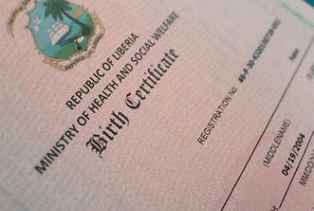 Certidão de nascimento. Foto: Unicef Liberia/S.Grile