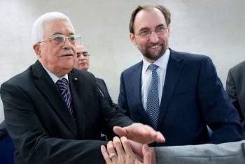 Mahmoud Abbas e Zeid Al Hussein em Genebra. Foto: ONU/Jean-Marc Ferré