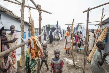 Crianças em área protegida pela ONU em Malakal, no Sudão do Sul. Foto: OIM/Bannon