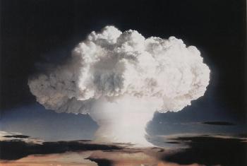 Teste nuclear "Ivy Mike" foi realizado pelos Estados Unidos no Atól de Enewetak, em novembro de 1952. Foto: Domínio público/Flickr CTBTO.