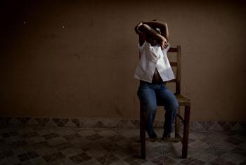 Menina que resgatada do tráfico humano e fotografada num centro apoiado pelo Unicef. Foto: Unicef/ UNI121794 / Dormino.