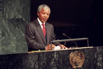 Nelson Mandela em discurso na Assembleia Geral da ONU em 1999. Foto: ONU/Eskinder Debebe