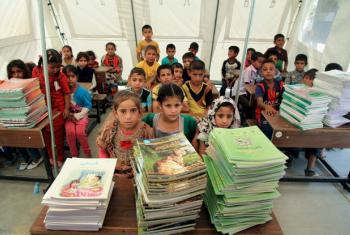 Atualmente, há 264 milhões de crianças e jovens fora da escola, e 100 milhões de jovens incapazes de ler. Foto: Unicef/Wathiq Khuzaie