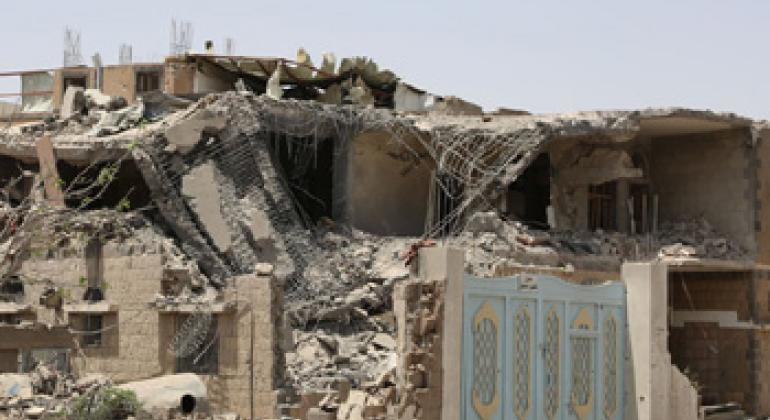 Последствия авиаудара в Сане. Йемен, 2015 г. Фото УКГВ