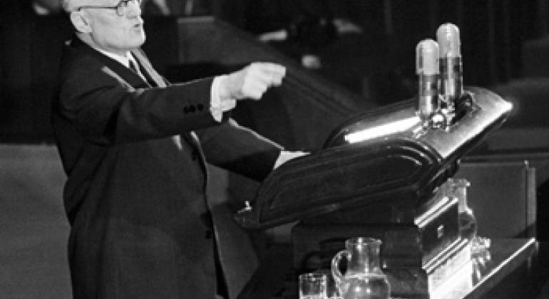 Андрей Вышинский выступает в Генеральной Ассамблее в 1950 г. Фото ООН