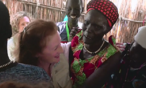 Mkurugenzi Mtendaji wa shirika la Umoja wa Mataifa la kuhudumia watoto, UNICEF Henriette H. Fore (kati). Picha: UM/Video Capture