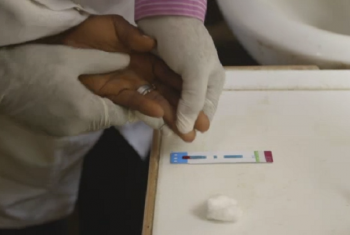 Harakati za kupima VVUs. Picha: UNAIDS/Video capture