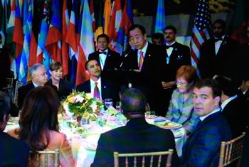 2009年各国领导人在联合国纽约总部代表餐厅共进午餐。